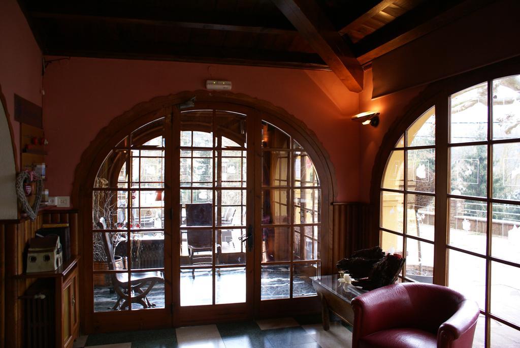 Hostal De La Gloria Viladrau Buitenkant foto