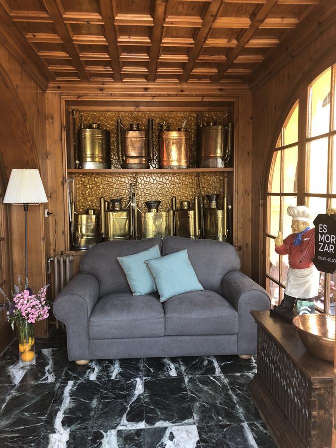 Hostal De La Gloria Viladrau Buitenkant foto