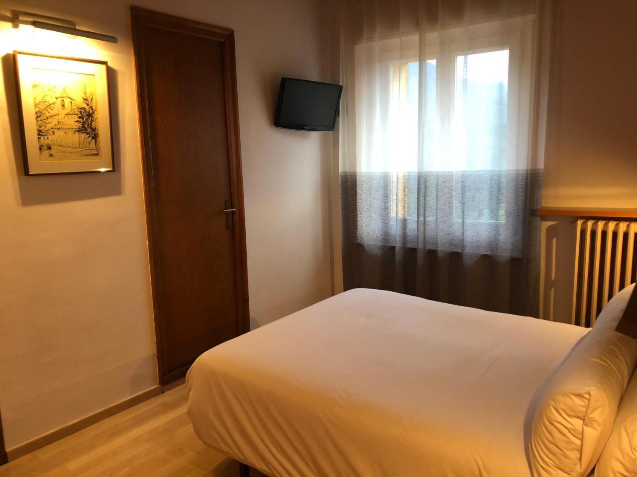 Hostal De La Gloria Viladrau Buitenkant foto