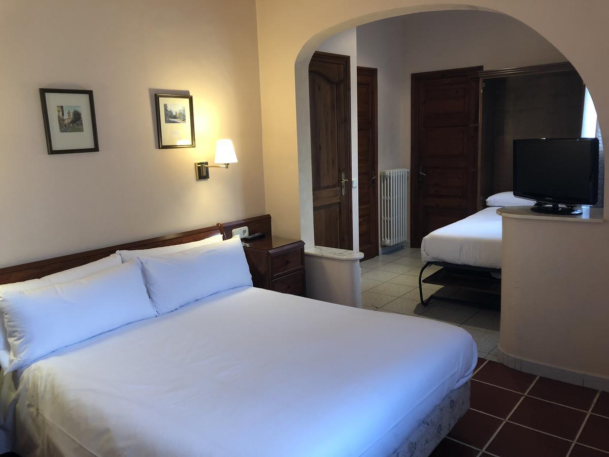 Hostal De La Gloria Viladrau Buitenkant foto